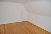 Schlafzimmer OG - Charmantes freistehendes Einfamilienhaus in liebevolle Hände abzugeben!