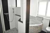 Badezimmer - Wunderschöne 3-Zimmerwohnung mit großem Garten!