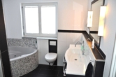 Badezimmer - Wunderschöne 3-Zimmerwohnung mit großem Garten!