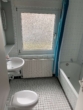 Bad - Hochparterrewohnung in beliebter Lage (Moerserstr./Bismarckstr.) mit Balkon und Blick ins Grüne!