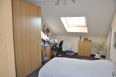 Schlafzimmer - 2-Zimmer Dachgeschosswohnung in ruhiger Sackgasse!Fußläufig zum Einkaufen!