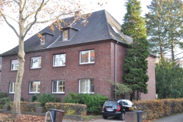 Bockum: 2-Zimmerwohnung mit Balkon und separatem Mansardenzimmer in schöner Lage!, 47800 Krefeld, Wohnung