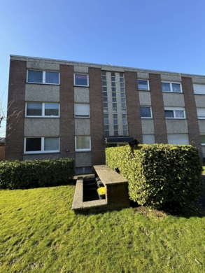 Hochparterre: 2-Zimmerwohnung mit Balkon für Selbstrenovierer!, 47807 Krefeld, Erdgeschosswohnung