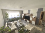 Wohnzimmer - Zwischen „Minto“ und „Bunter Garten“. 3-Zimmerwohnung mit Balkon im 1.OG!