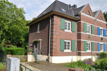 Jugenstilhaus: Villenartige Doppelhaushälfte zu vermieten! 10 Minuten bis nach Düsseldorf!!, 47908 Krefeld, Haus
