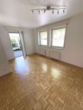 Wohnzimmer - Moderne Wohnung mit kleiner Terrasse. Helles Bad, Parkettboden, Tiefgaragenstellplatz