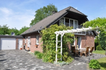 Aktuell verkauft!! Freistehendes Einfamilienhaus am Ende einer Sackgasse in schöner Lage von Hüls!, 47839 Krefeld, Einfamilienhaus