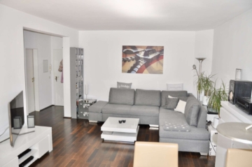 Wunderschöne 2-Zimmerwohnung mit traumhaftem Sonnenbalkon in schöner Lage! 1. Obergeschoss!, 47804 Krefeld, Wohnung