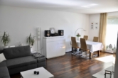 Wohnzimmer - Wunderschöne 2-Zimmerwohnung mit traumhaftem Sonnenbalkon in schöner Lage! 1. Obergeschoss!