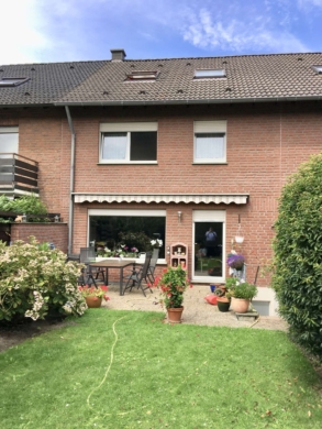 Grosses Miethaus in toller Lage Oppum (Altoppum): 6 Zimmer, 2 Bäder, Garage!, 47809 krefeld, Reihenmittelhaus