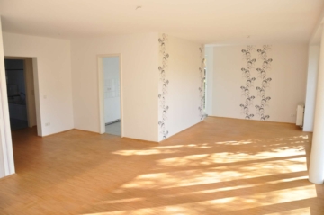 Wunderschöne 3-Zimmer Erdgeschosswohnung mit Terrasse und Garten in Dyklage!, 47803 Krefeld, Wohnung