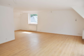 Wohnzimmer - Traumhafte 2-Zimmerwohnung mit sonniger Terrasse im 1. Stock!