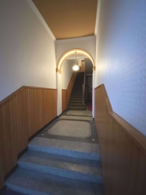 Uerdingen: großes Ein-/ oder Zweifamilien Stadthaus mit 9 Zimmern und Garten, wenige Meter zum Rhein, 47829 Krefeld, Reihenmittelhaus