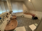 Badezimmer - Freistehendes Einfamilienhaus mit tollem Grundstück in wunderschöner Wohnlage