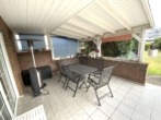 Überdachte Terrasse - Freistehendes Einfamilienhaus mit tollem Grundstück in wunderschöner Wohnlage