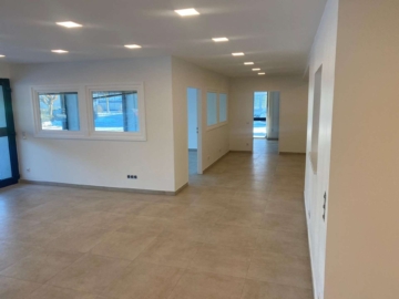Frisch renoviert!! Ebenerdige Büro-/Praxisfläche, 6 Räume, feste Parkplätze, in toller Lage!, 47809 Krefeld, Bürofläche