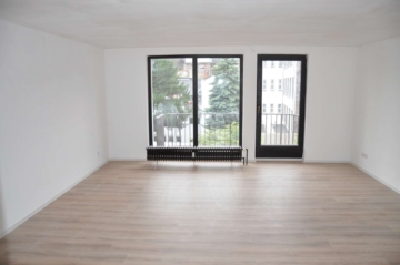 Hier ist alles nagelneu! Sonnige Wohnung mit Balkon! Erstbezug nach kompletter Sanierung!, 47798 Krefeld, Wohnung