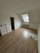 Schlafzimmer - Bockum-Stadtwaldnähe: süße Dachgeschosswohnung mit Einbauküche für eine Person!