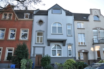 Bockum-Stadtwaldnähe: süße Dachgeschosswohnung mit Einbauküche für eine Person!, 47800 Krefeld, Dachgeschosswohnung