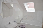 Badezimmer 1.OG - 20 Minuten bis Düsseldorf: freistehendes Einfamilienhaus mit sonnigem Garten!