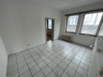 Küche - Mitten in der Stadt: 3-Zimmerwohnung mit großer Küche. Zugang zu kleiner Dachterrasse