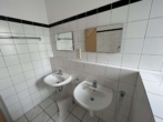 Badezimmer - Mitten in der Stadt: 3-Zimmerwohnung mit großer Küche. Zugang zu kleiner Dachterrasse