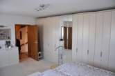 Schlafzimmer - Verkauft!! Beste Dyklage: Haus im Haus! Individuelle Eigentumswohnung in schönem Zweifamilienhaus!