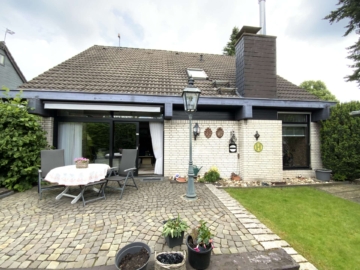 Dykgebiet: freistehendes EFH mit Doppelgarage in Toplage!, 47803 Krefeld, Einfamilienhaus