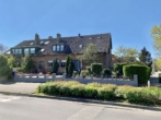 Hausansicht - Dyklage: 3-Zimmerwohnung im 1.OG. Garage möglich!
