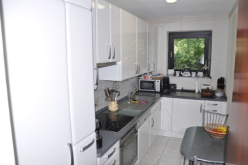 Solide Geldanlage! 2-Zimmerwohnung mit Balkon im 1. Stock! Geschäfte fussläufig!, 47799 krefeld, Etagenwohnung