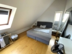 Schlafzimmer Ebene 2 - Fischeln! Helle Maisonettewohnung (3 Zimmer) mit Balkon und Stellplatz in toller Lage