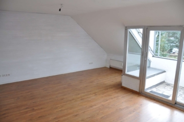 3-Zimmer Dachgeschosswohnung mit Balkon in sehr ruhiger Lage von Krefeld., 47803 Krefeld, Wohnung