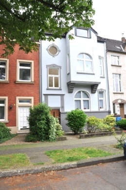 Blick ins Grüne: 2-Zimmer-Wohnung mit großer Sonnenterasse!, 47800 Krefeld, Etagenwohnung