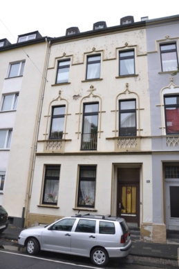 Dreifamilienhaus mit Ausbaureserve in Cityrandlage!, 47798 Krefeld, Mehrfamilienhaus