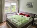 Schlafzimmer - Bismarckplatz: wunderschöne 3-Zimmerwohnung mit sonnigem Balkon. Kernsaniert!