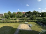 Blick vom Balkon Wohnzimmer - Tolle 2-Zimmer Wohnung mit 2 Balkonen und Tiefgaragenplatz! 1. Stock!
