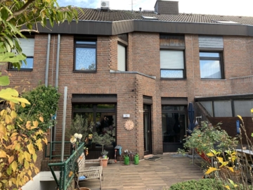 Tolles Familienhaus mit kleinem Garten und Garage in schöner Citylage von St. Tönis!, 47918 Tönisvorst, Reihenmittelhaus