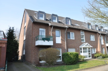 Verkauft!! Wunderschöne 3-Zimmerwohnung mit zwei Balkonen in schöner Lage! 1. Obergeschoss!, 47804 Krefeld, Wohnung
