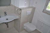 Gäste-WC - Bockum: 4-Zimmerwohnung mit zwei Balkonen und traumhafter Aussicht!