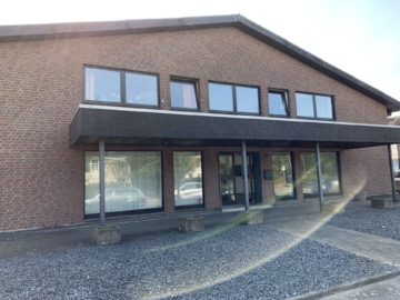 Ebenerdige Büro-/Praxisfläche, 6 Räume, feste Parkplätze, in toller Lage!, 47809 Krefeld, Bürofläche