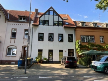 Dachgeschoss-Apartment in Stadtwaldnähe, 47800 Krefeld, Wohnung