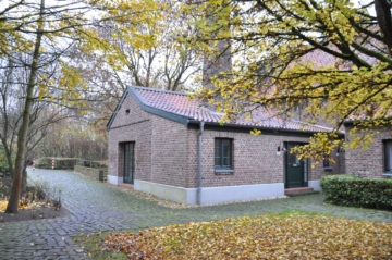 Verkauft!! Traar: zuckersüsse Eigentumswohnung mit eigenem Eingang in idyllischer Lage!, 47802 Krefeld, Erdgeschosswohnung