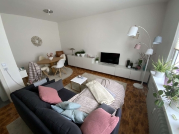 Bockum! Schöne Eigentumswohnung mit Balkon und 4 Garagen in toller Lage!, 47800 Krefeld, Wohnung