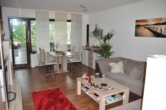 Wohnzimmer - Sehr schöne Dreizimmerwohnung mit großem Sonnenbalkon!
