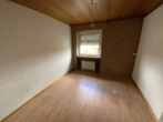 Wohnung 1. OG - Kaarst: Zweifamilienhaus mit Ausbaupotential in zentraler Lage!