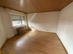 Wohnung 1. OG - Kaarst: Zweifamilienhaus mit Ausbaupotential in zentraler Lage!