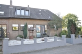 Vorderansicht - Großzügige 3-Zimmerwohnung mit Wintergarten und Stellplatz in Dyklage. 1.OG im Zweifamilienhaus!
