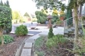 Vorgarten - Großzügige 3-Zimmerwohnung mit Wintergarten und Stellplatz in Dyklage. 1.OG im Zweifamilienhaus!