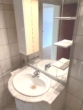Badezimmer - 3-Zimmerwohnung mit Balkon in gepflegtem Haus. 1.OG mit Fahrstuhl! Einzelgarage möglich!