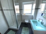 Badezimmer OG - Zweifamilienhaus mit Garage und sonnigem Garten in beliebter Lage!